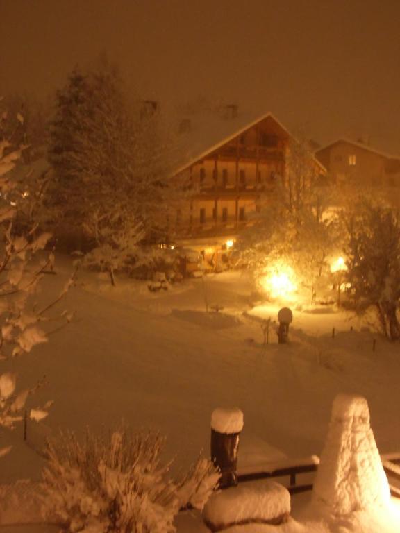 Albergo Bellaria Carano  Zewnętrze zdjęcie